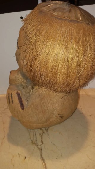 Figura artesanal de coco