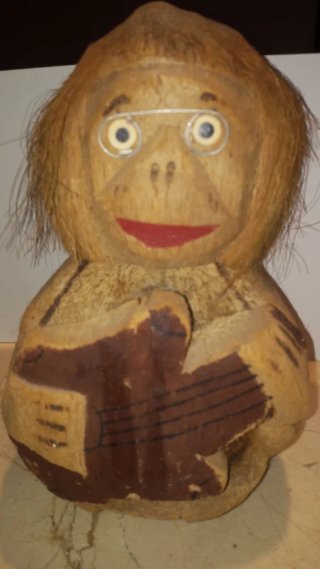 Figura artesanal de coco
