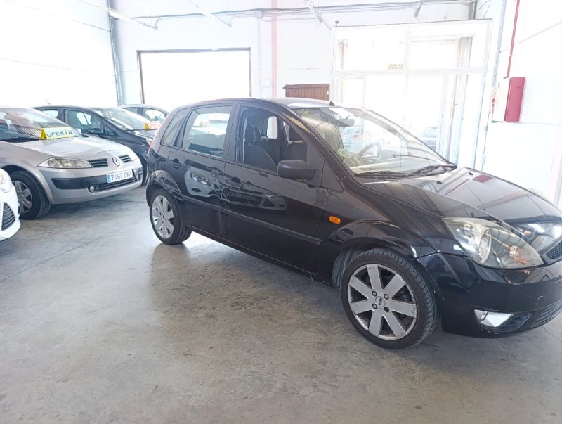 Ford Fiesta 2004, foto 3