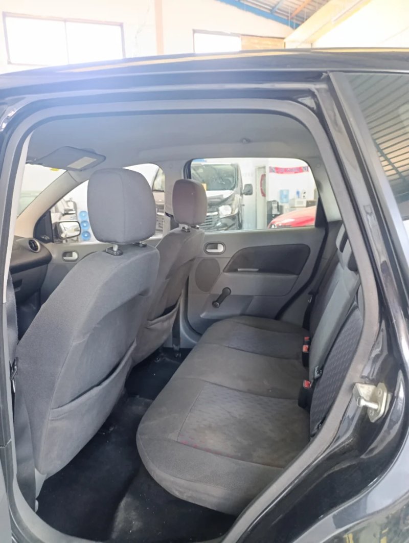 Ford Fiesta 2004, foto 7