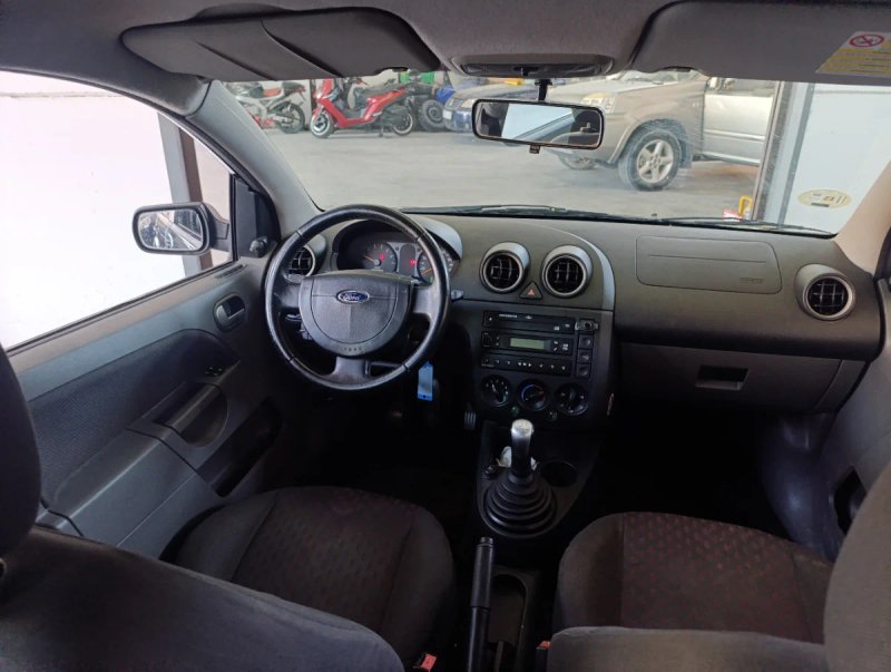 Ford Fiesta 2004, foto 8