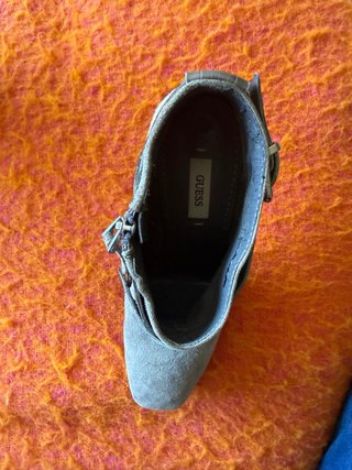 Botines Guess Talla 36 Beige y Marrón