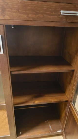 Aparador y vitrina de madera maciza para salón
