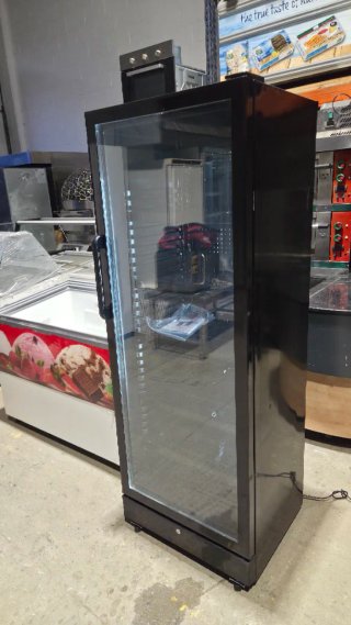 Nevera vertical puerta cristal