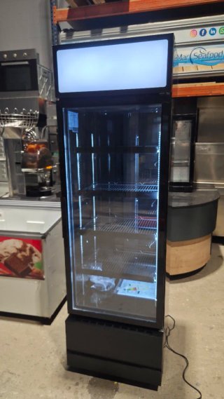 Nevera vertical puerta cristal