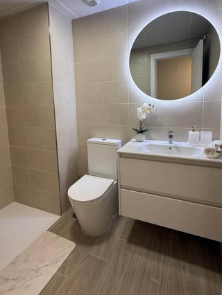 Apto. con piscina, solárium y cerca de la playa.