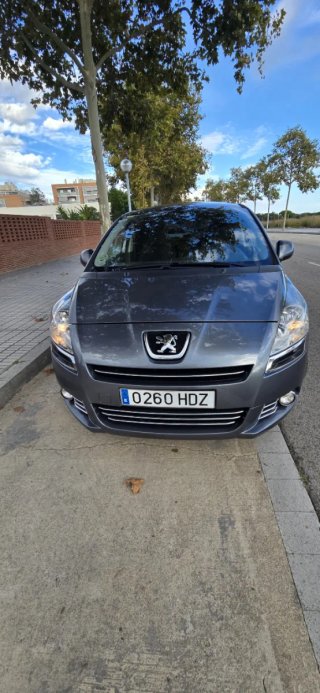 Peugeot 5008 2011