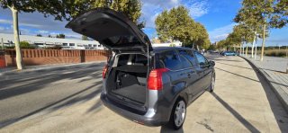Peugeot 5008 2011