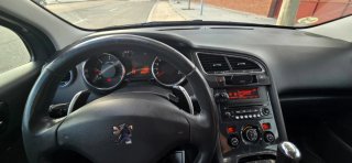 Peugeot 5008 2011