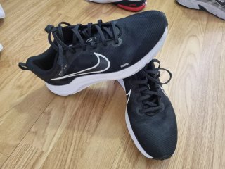 Zapatillas Nike Negras y Blancas