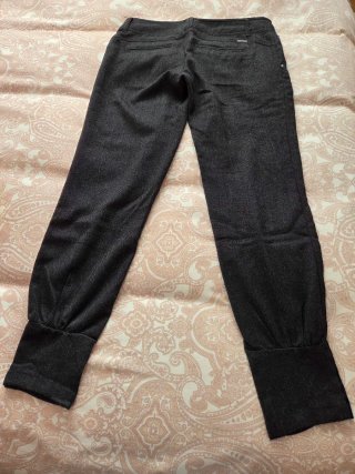 Tres Pantalones Stradivarius.