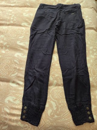 Tres Pantalones Stradivarius.