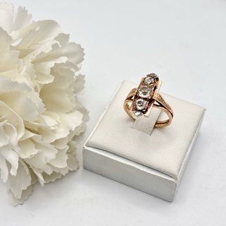 Anillo de oro 18kt con diamantes