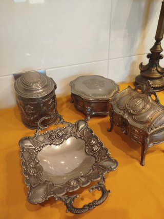 Juego de 4 piezas de metal plateado  antiguas
