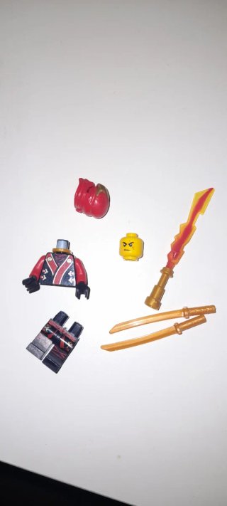 C119 Lego Ninjago Kai Ninja Minifigura y Espada