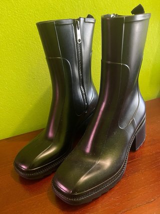 Botas de mujer negras y grises