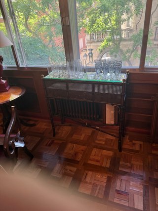 Jardinera de interior de ratán y rejilla