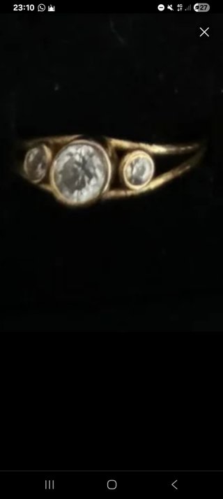 Anillo 3 piedrecitas chapado oro