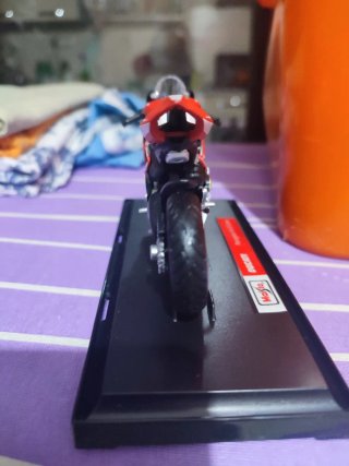 Ducati Panigale V4 S Corse 1/18