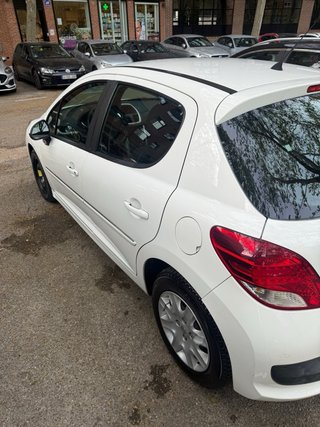 Peugeot 207 2013