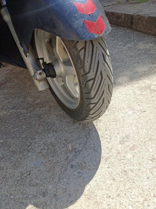 Suzuki Burgman AN 400 Negra