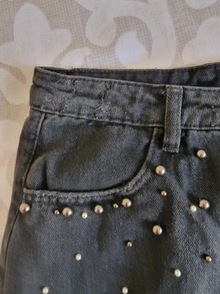 Falda vaquera Stradivarius T. S tachuelas