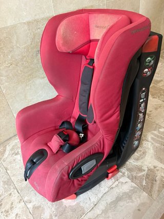 Silla de coche Axiss color rojo Bebe confort.