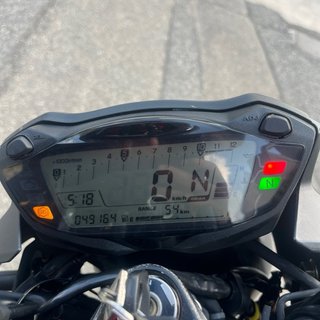 Suzuki SV650 Naked Roja