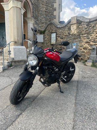 Suzuki SV650 Naked Roja