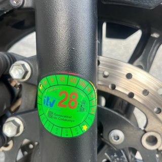 Suzuki SV650 Naked Roja