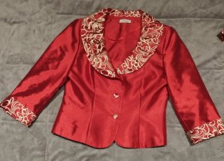 Conjunto traje chaqueta y falda rojo_Talla 42