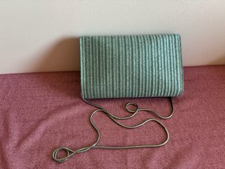 Bolso fiesta gris rafia.Latouche.El Corte Inglés.