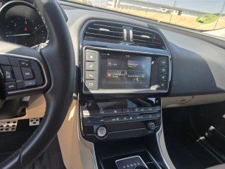 Jaguar XE 2018