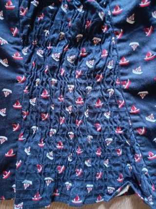 Top Azul Marino con Estampado de Barcos