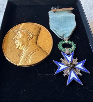 Medalla África Occidental Francesa y De Gaulle