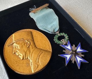 Medalla África Occidental Francesa y De Gaulle