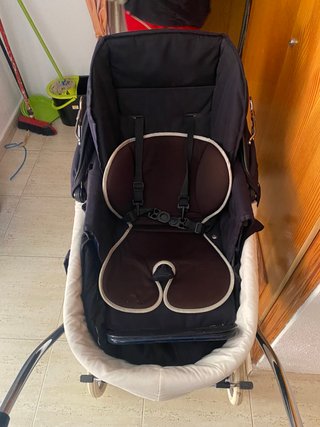Carrito de bebé, bañera, bujador - muy buen estado