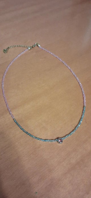 Elegante gargantilla.