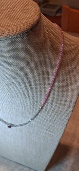 Elegante gargantilla.