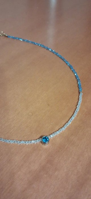 Gargantilla de plata con piedra azul