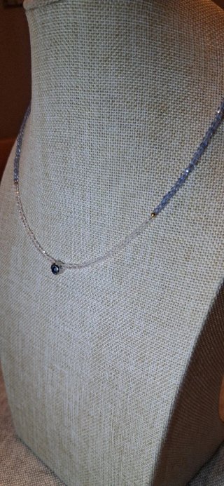 Gargantilla de plata con piedra azul