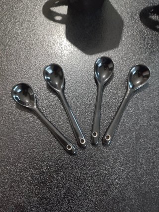Set 4 Tazzine Caffè Nere Avon con Cucchiaino