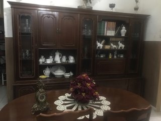 Mueble de salón madera y cristal