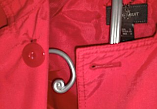 Gabardina roja Mango Suit. Talla S