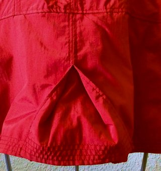 Gabardina roja Mango Suit. Talla S