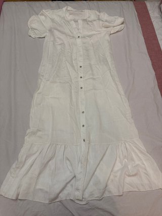 Vestido blanco largo con botones