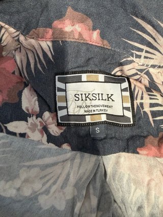 Lote Ropa SikSilk: Camisa y Sudadera