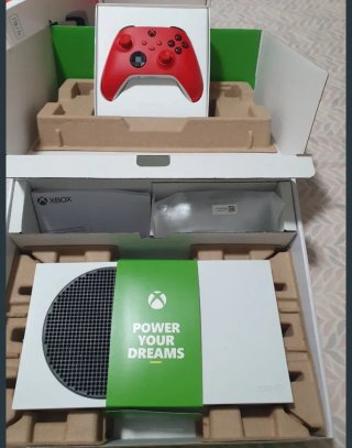 Xbox One Rojo y Blanco