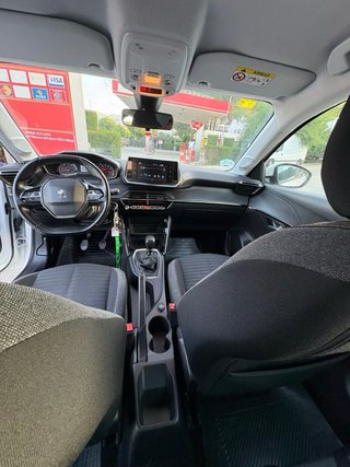 Peugeot 208 2021
