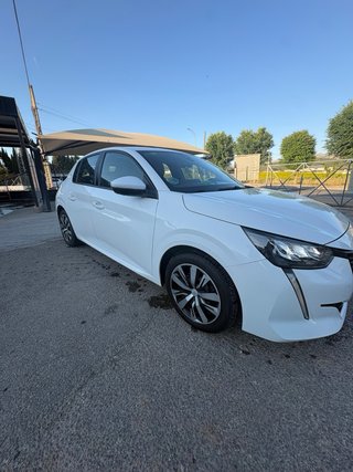 Peugeot 208 2021